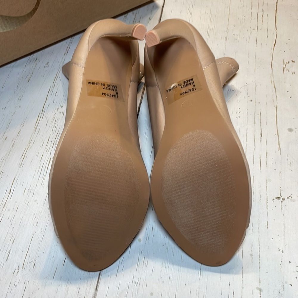Charlotte Russe Nude Peep Toe Ankle Booties Front Zip Heels Size 8 - Picture 6 of 8